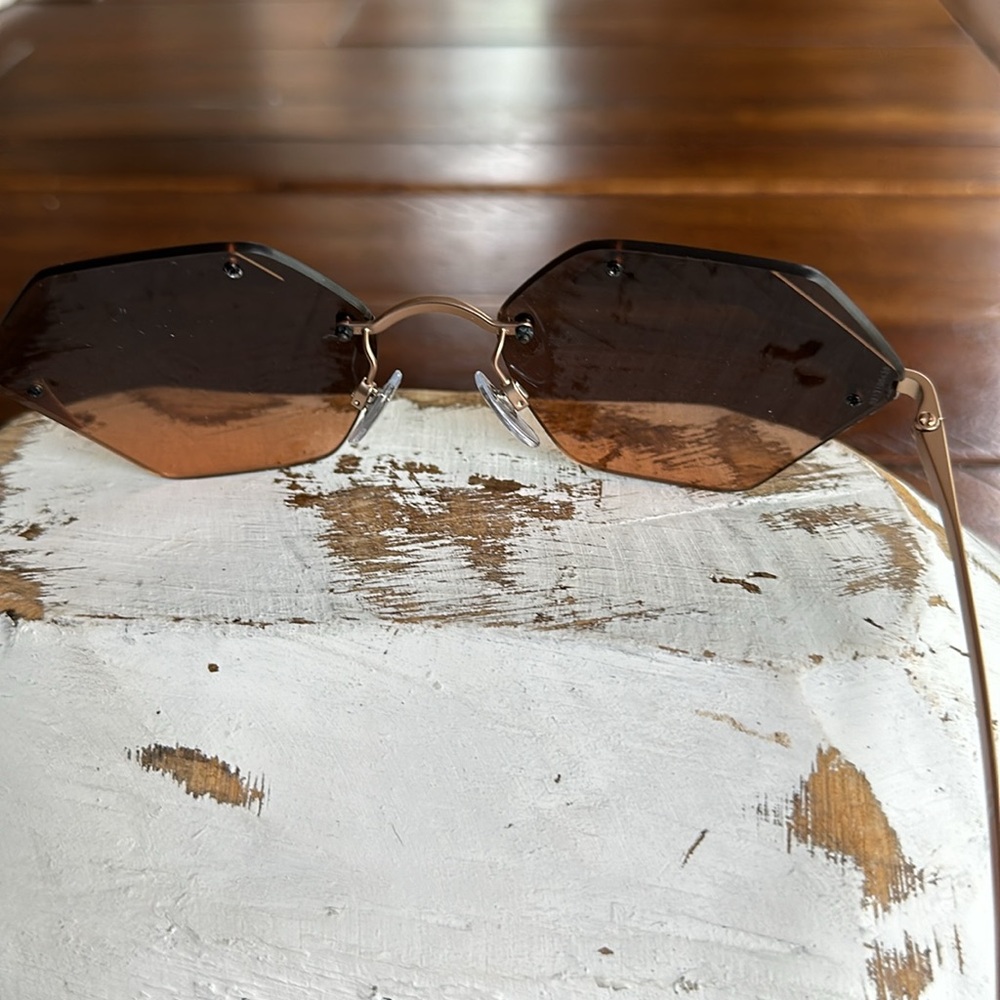 Bvlgari sunglasses - Picture 3 of 5